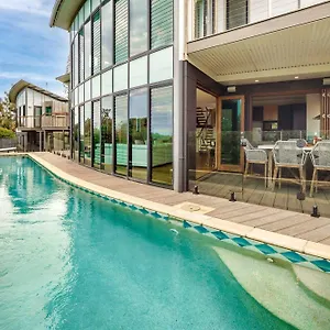 https://shelly-beach-seaside-home-a.queenslandhotels.net